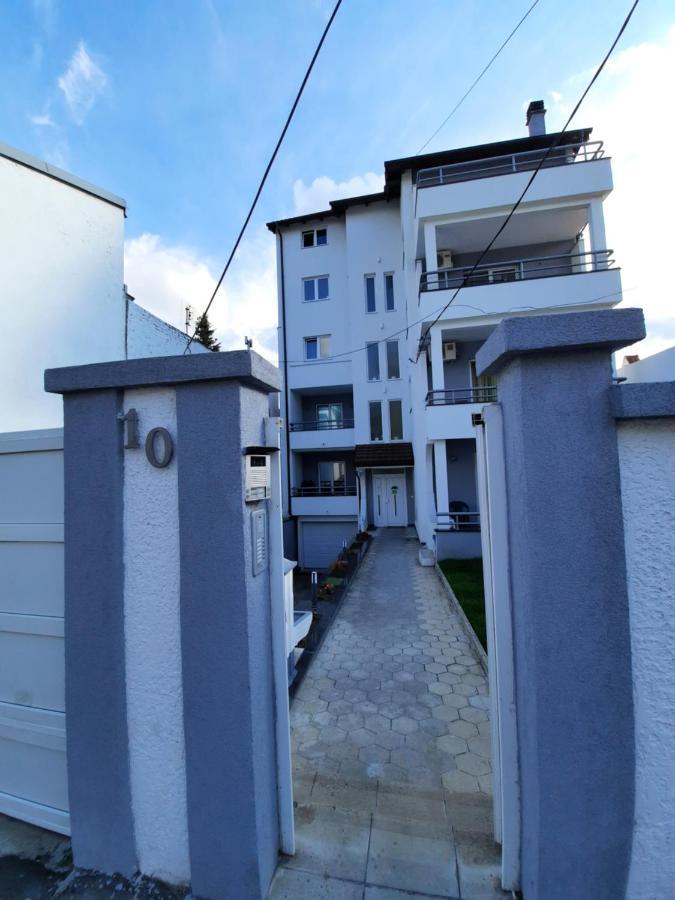 Divizija Lux Apartments Belgrado Esterno foto