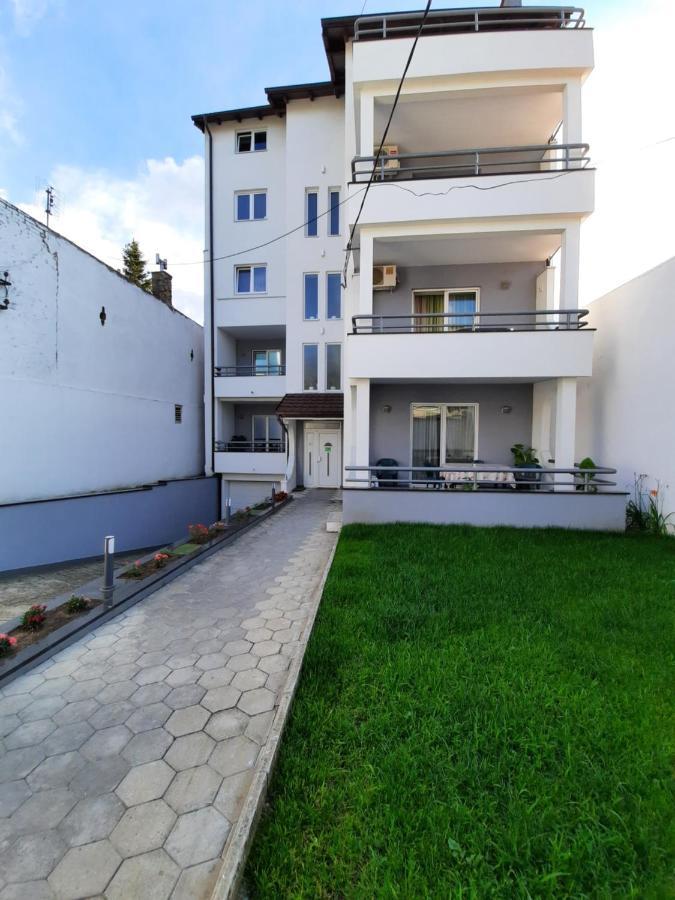 Divizija Lux Apartments Belgrado Esterno foto