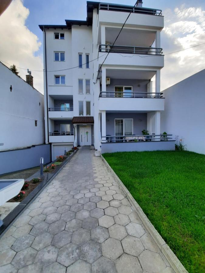 Divizija Lux Apartments Belgrado Esterno foto