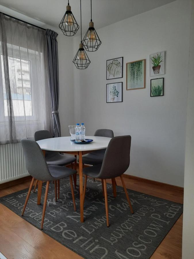 Divizija Lux Apartments Belgrado Esterno foto